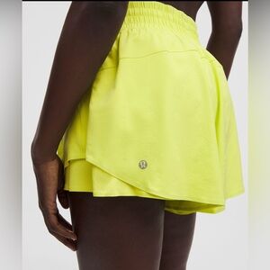 Lululemon SZ L SOLD OUT 💚Shake It Out High-Rise Running Short 2.5"